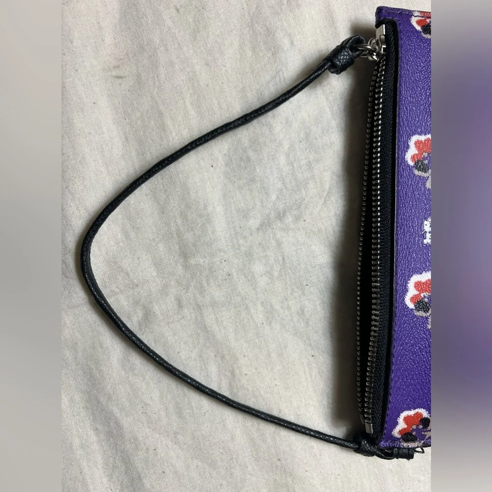 Coach Bramble Rose leather top Zip wristlet 💖 - Picture 5 of 6